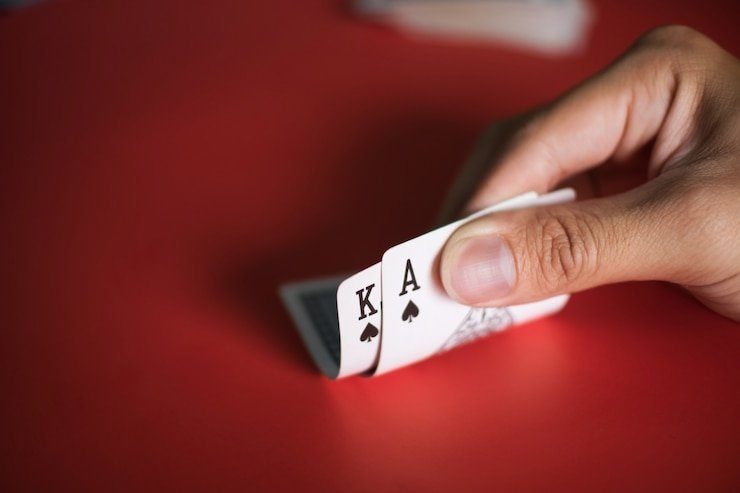 সোনালি বই প্রতীকের বিনোদন ব্যাখ্যা